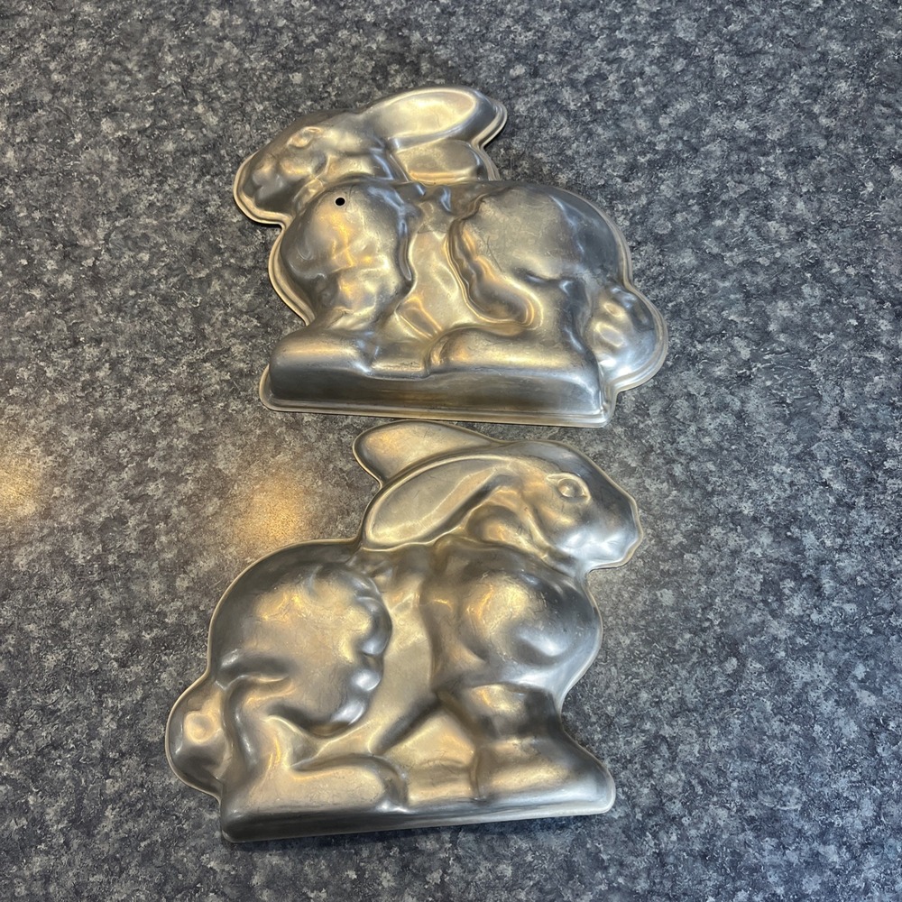 Vintage Rabbit Mold Set Two Piece Bunny Cake Chocolate Baking Pan 10x9x4
